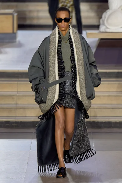 Look 7